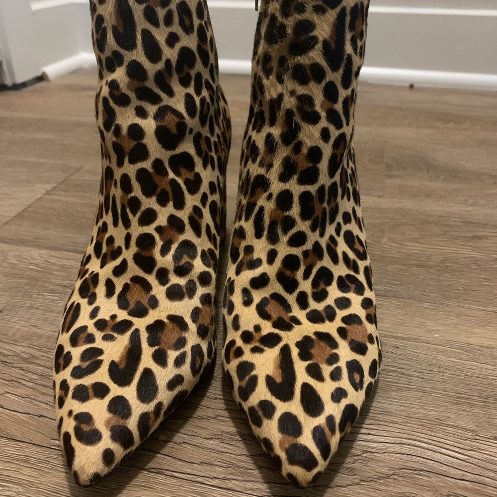 Marc Fisher Retire booties 7.5 leopard